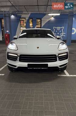 Внедорожник / Кроссовер Porsche Cayenne 2020 в 