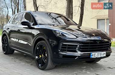 Внедорожник / Кроссовер Porsche Cayenne 2018 в 