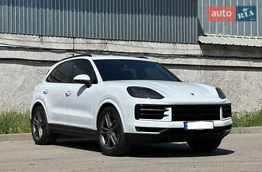 Внедорожник / Кроссовер Porsche Cayenne 2023 в 