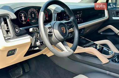 Внедорожник / Кроссовер Porsche Cayenne 2023 в 