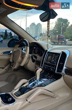 Внедорожник / Кроссовер Porsche Cayenne 2012 в 