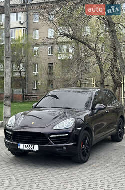 Позашляховик / Кросовер Porsche Cayenne 2011 в 
