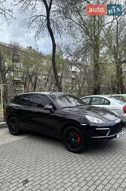Позашляховик / Кросовер Porsche Cayenne 2011 в 