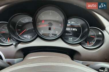 Позашляховик / Кросовер Porsche Cayenne 2013 в 