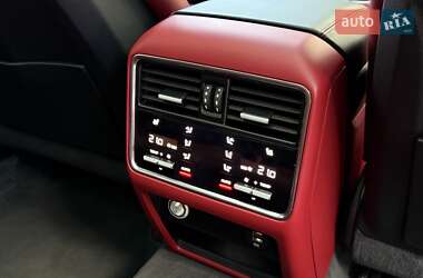 Внедорожник / Кроссовер Porsche Cayenne 2019 в 