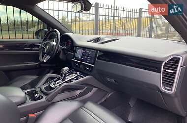 Внедорожник / Кроссовер Porsche Cayenne 2019 в 
