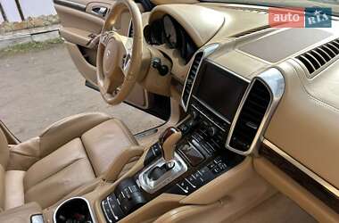 Внедорожник / Кроссовер Porsche Cayenne 2012 в 