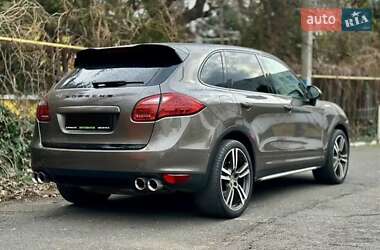 Внедорожник / Кроссовер Porsche Cayenne 2011 в 