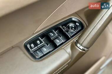 Внедорожник / Кроссовер Porsche Cayenne 2011 в 