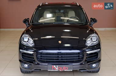 Внедорожник / Кроссовер Porsche Cayenne 2015 в 