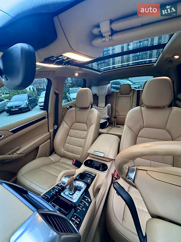 Позашляховик / Кросовер Porsche Cayenne 2014 в Києві