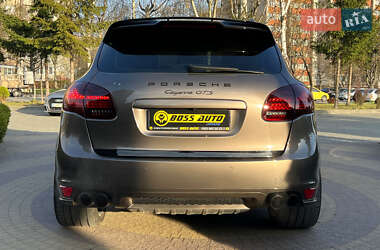 Внедорожник / Кроссовер Porsche Cayenne 2012 в 