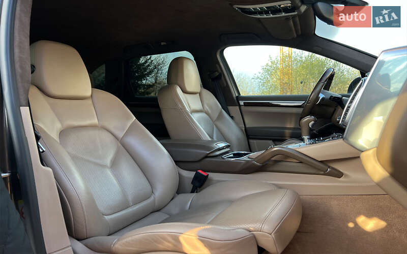 Внедорожник / Кроссовер Porsche Cayenne 2012 в Львове