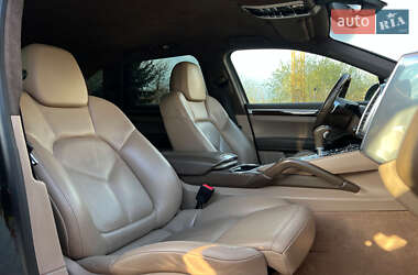 Внедорожник / Кроссовер Porsche Cayenne 2012 в 