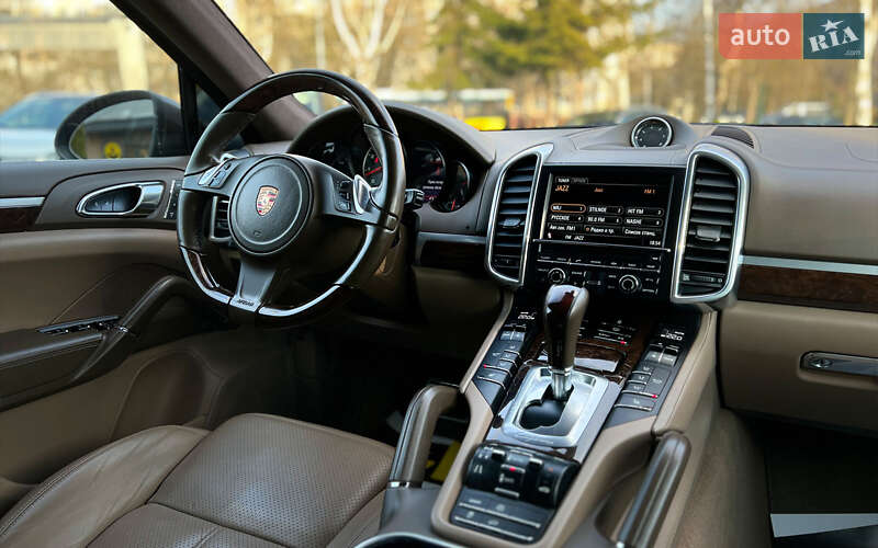Внедорожник / Кроссовер Porsche Cayenne 2012 в Львове