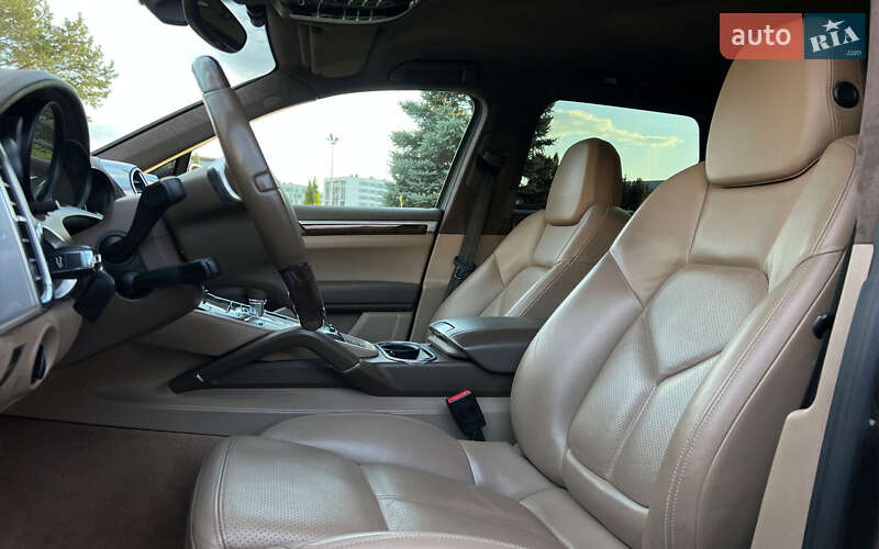 Внедорожник / Кроссовер Porsche Cayenne 2012 в Львове