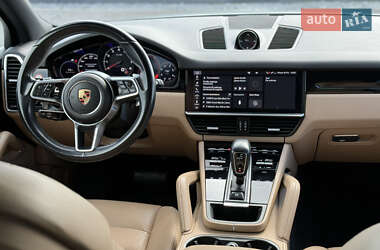 Внедорожник / Кроссовер Porsche Cayenne 2020 в 