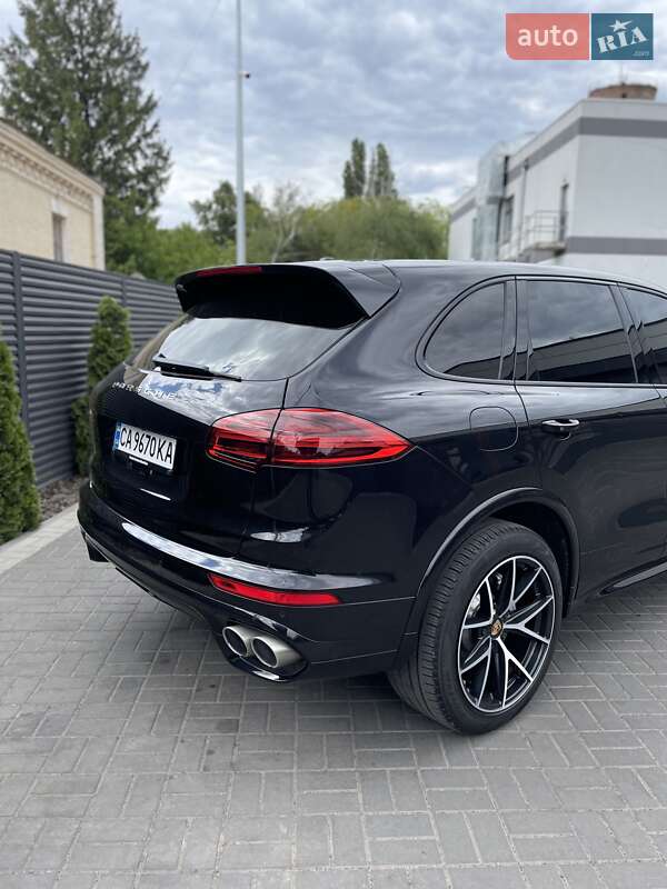 Внедорожник / Кроссовер Porsche Cayenne 2016 в Черкассах