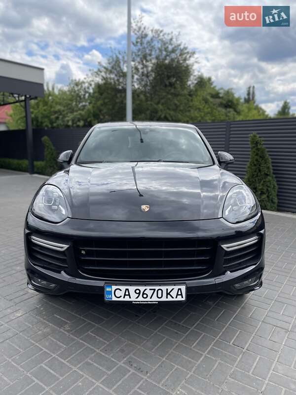 Внедорожник / Кроссовер Porsche Cayenne 2016 в Черкассах