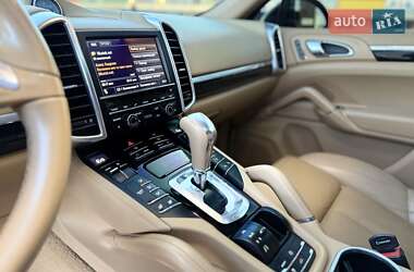 Позашляховик / Кросовер Porsche Cayenne 2011 в 