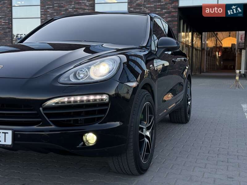 Внедорожник / Кроссовер Porsche Cayenne 2011 в Черновцах