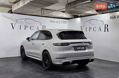 Внедорожник / Кроссовер Porsche Cayenne 2022 в 
