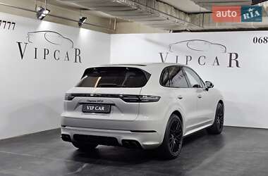 Внедорожник / Кроссовер Porsche Cayenne 2022 в 