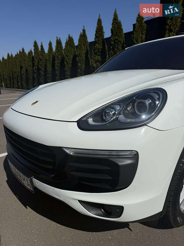 Позашляховик / Кросовер Porsche Cayenne 2015 в Києві