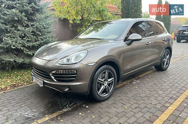 Позашляховик / Кросовер Porsche Cayenne 2012 в 