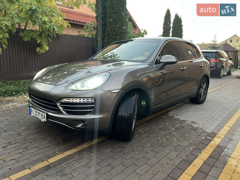 Внедорожник / Кроссовер Porsche Cayenne 2012 в Киеве