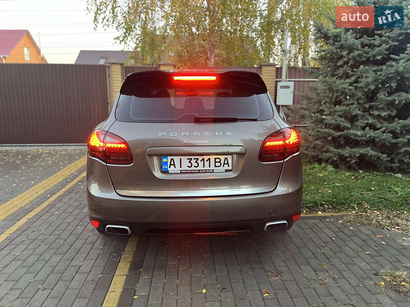 Внедорожник / Кроссовер Porsche Cayenne 2012 в Киеве