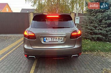 Позашляховик / Кросовер Porsche Cayenne 2012 в 