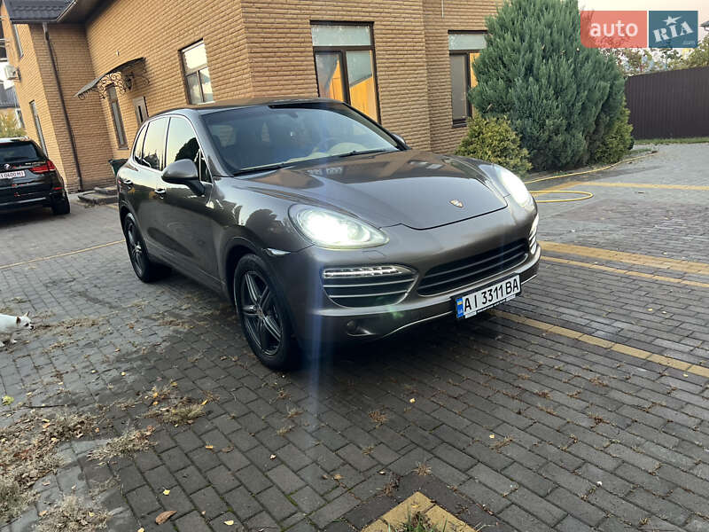 Внедорожник / Кроссовер Porsche Cayenne 2012 в Киеве