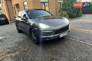 Позашляховик / Кросовер Porsche Cayenne 2012 в 