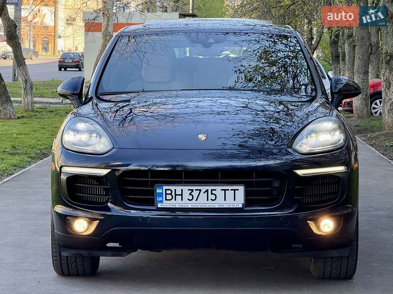 Внедорожник / Кроссовер Porsche Cayenne 2015 в Одессе