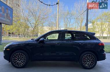 Внедорожник / Кроссовер Porsche Cayenne 2015 в 