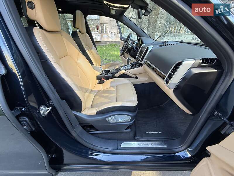 Внедорожник / Кроссовер Porsche Cayenne 2015 в Одессе