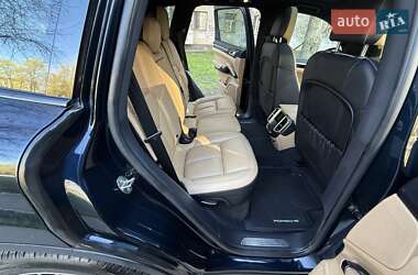 Внедорожник / Кроссовер Porsche Cayenne 2015 в 