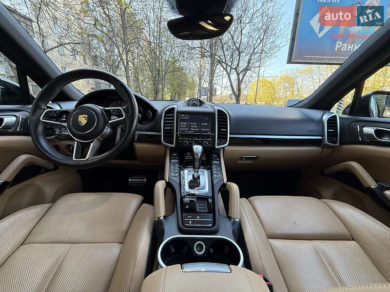 Внедорожник / Кроссовер Porsche Cayenne 2015 в Одессе