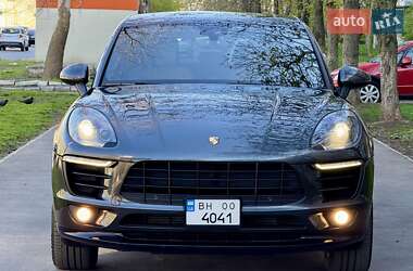Внедорожник / Кроссовер Porsche Cayenne 2015 в 