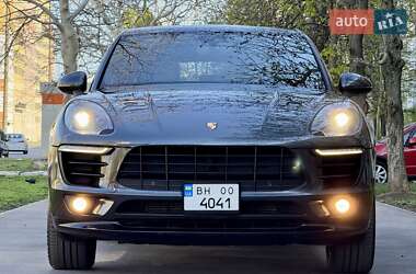 Внедорожник / Кроссовер Porsche Cayenne 2015 в 
