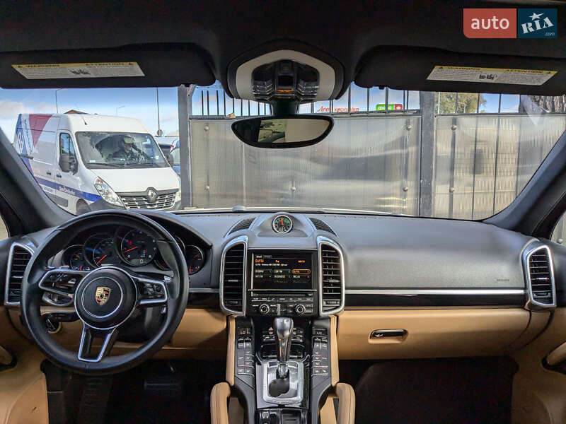 Внедорожник / Кроссовер Porsche Cayenne 2015 в Киеве