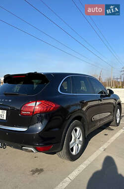 Внедорожник / Кроссовер Porsche Cayenne 2012 в 