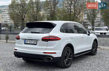 Внедорожник / Кроссовер Porsche Cayenne 2016 в 