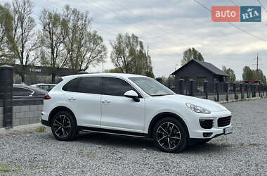 Внедорожник / Кроссовер Porsche Cayenne 2016 в 