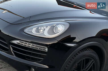 Позашляховик / Кросовер Porsche Cayenne 2012 в 