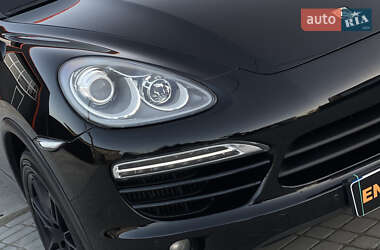 Позашляховик / Кросовер Porsche Cayenne 2012 в 