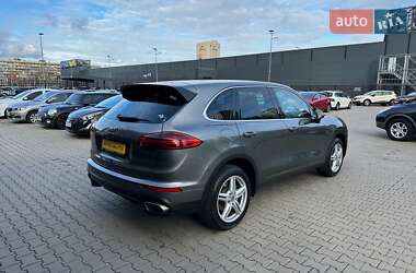 Позашляховик / Кросовер Porsche Cayenne 2015 в 