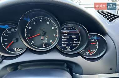 Позашляховик / Кросовер Porsche Cayenne 2015 в 