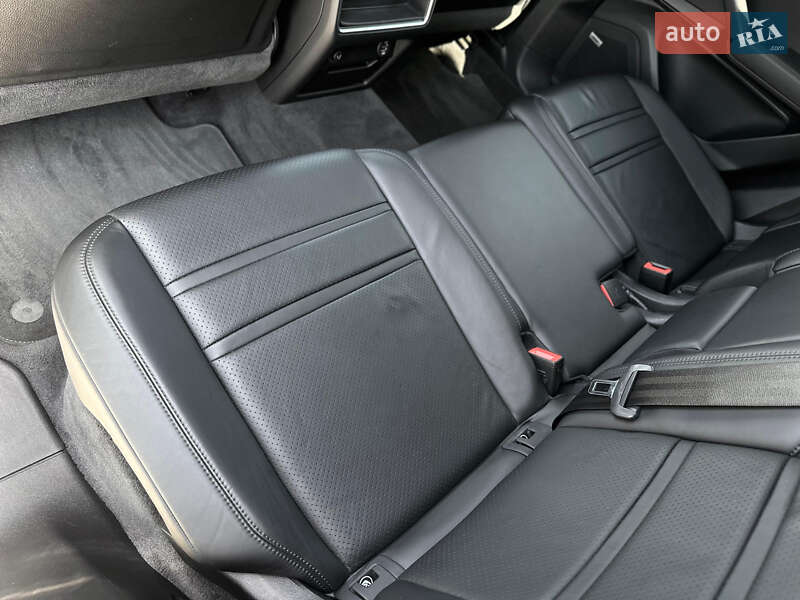 Позашляховик / Кросовер Porsche Cayenne 2019 в Києві